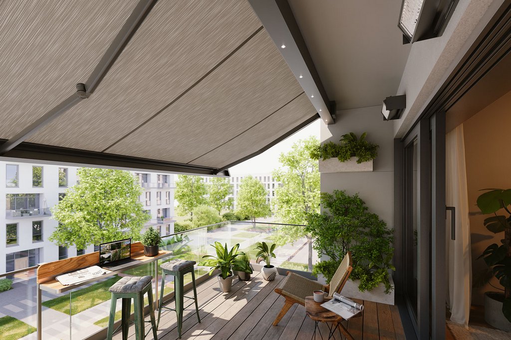 Terrasse avec une surbrillance grise et des structures de bois, entourée de verdure.