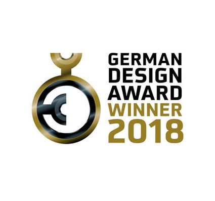Logo met gouden en zwarte elementen, met de tekst German Design Award Winner 2018.