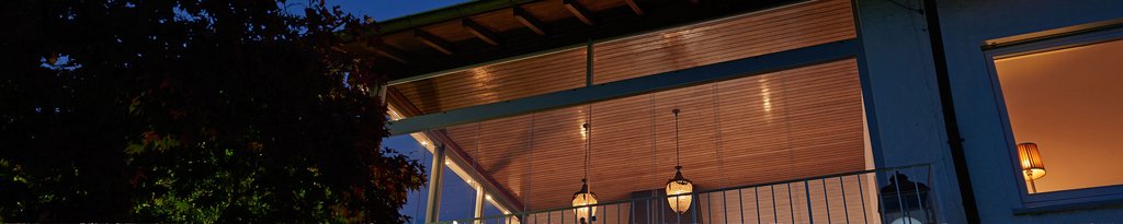 représentation d'une terrasse avec éclairage doux sous un auvent, ambiance nocturne. représentation d'une terrasse avec éclairage doux sous un auvent, ambiance nocturne.